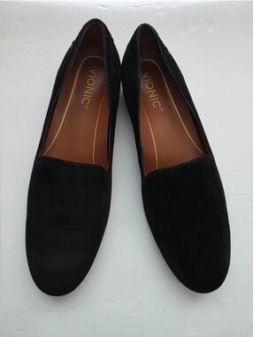 Vionic Women's Willa Loafers In Black Suede Comfort Slip On Flats  Sz 7.5